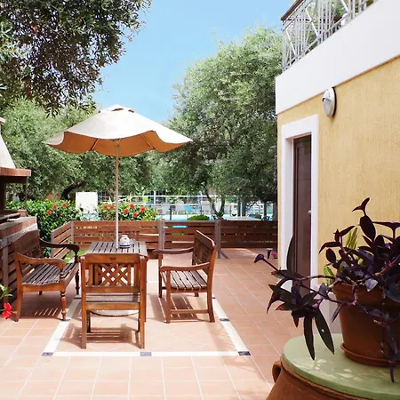 Aparthotel Elea 2*